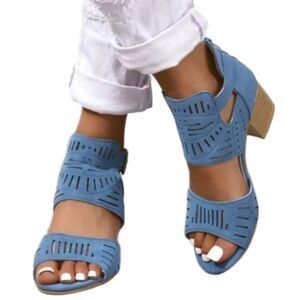 Women's Chunky heeled open toe Sandals sz 9